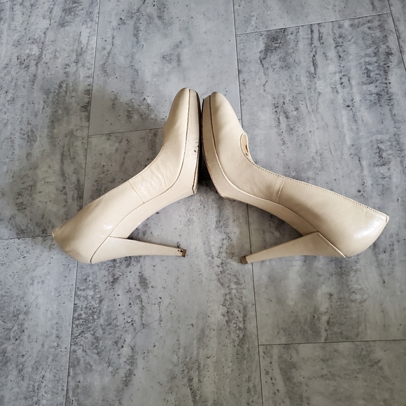 COPY - 2/$36 π Like new, Cream Enzo heels, size 8 - Picture 5 of 9